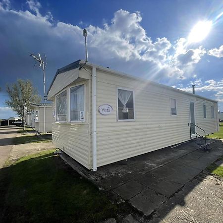Lovely 8 Berth Caravan At St Osyth Beach Holiday Park Ref 28101G Clacton-on-Sea Zewnętrze zdjęcie